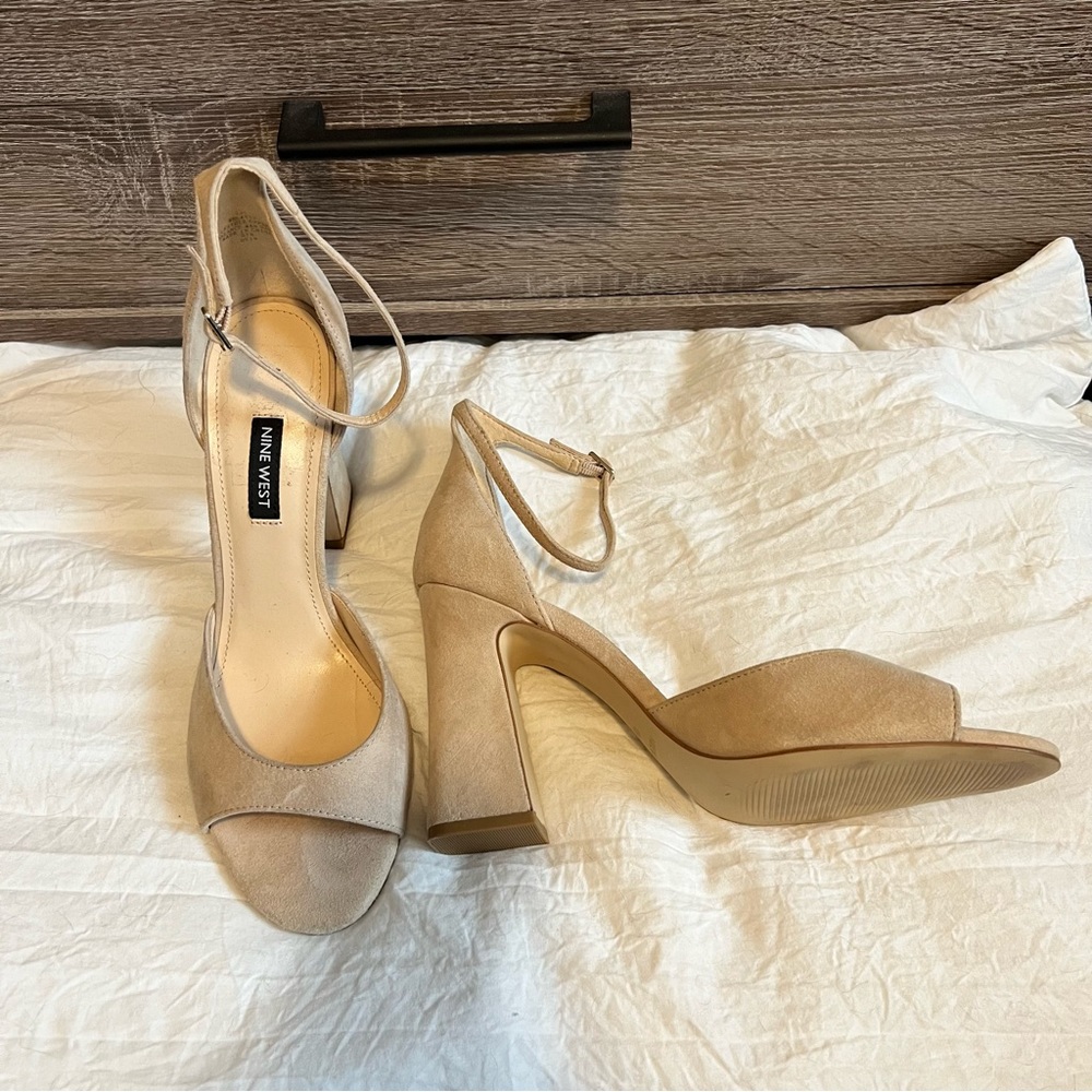 Nine West Suede Heels - Picture 1 of 5